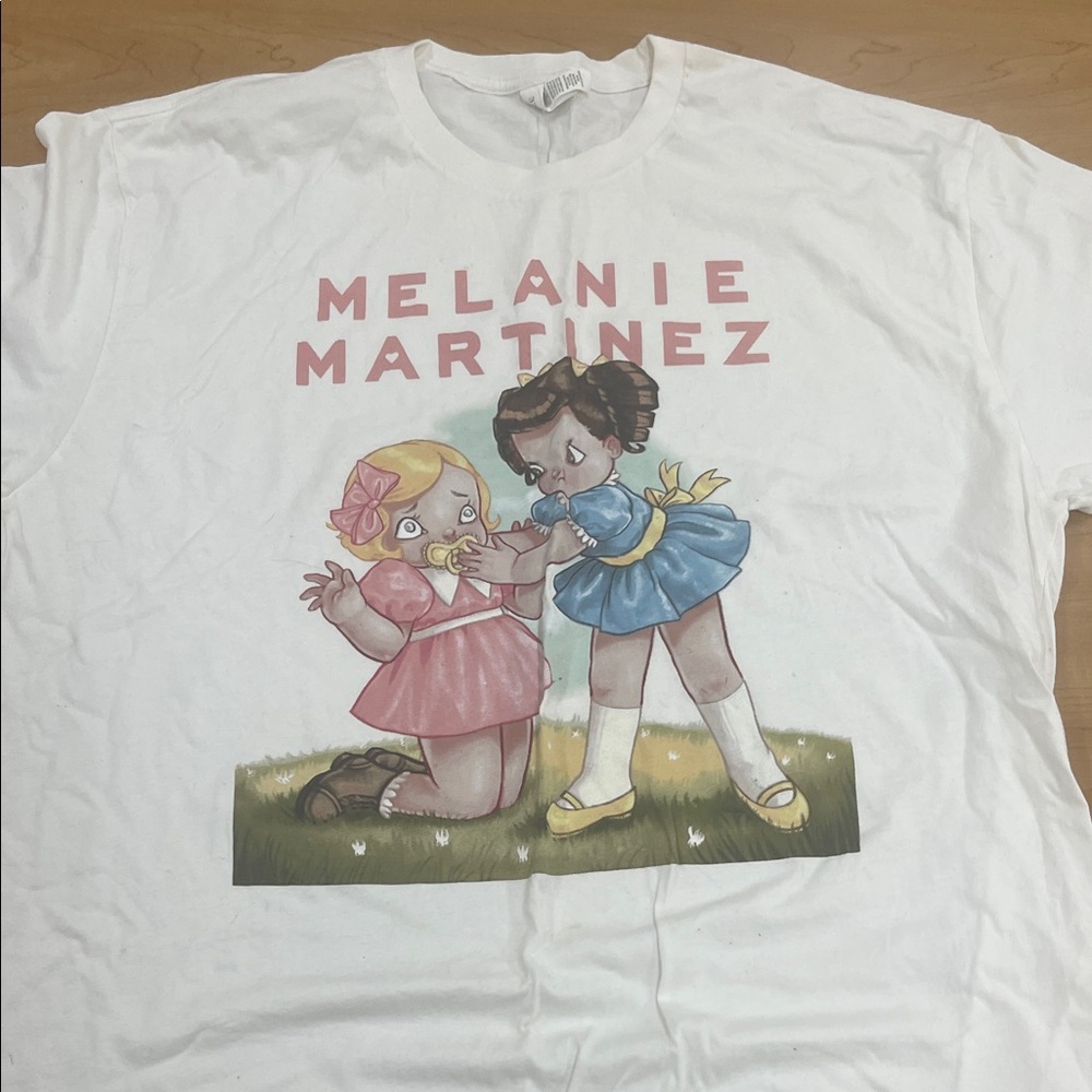 Hot Topic White Graphic Tee - Melanie Martinez Design